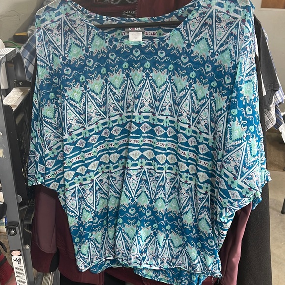 Barely worn shirt, open arms, sheer/light - Picture 1 of 2